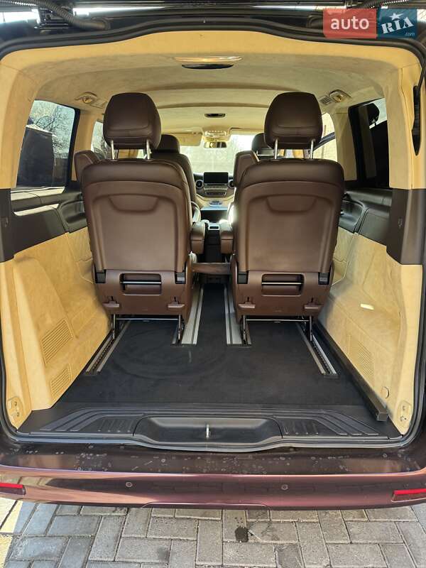 Мінівен Mercedes-Benz V-Class 2023 в Чернівцях