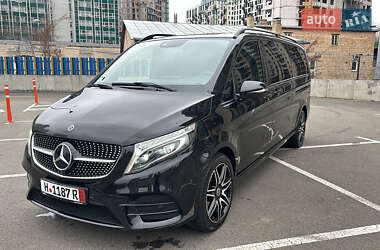 Минивэн Mercedes-Benz V-Class 2022 в 