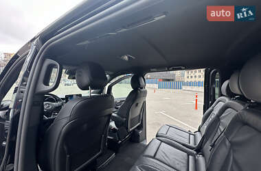 Минивэн Mercedes-Benz V-Class 2022 в 