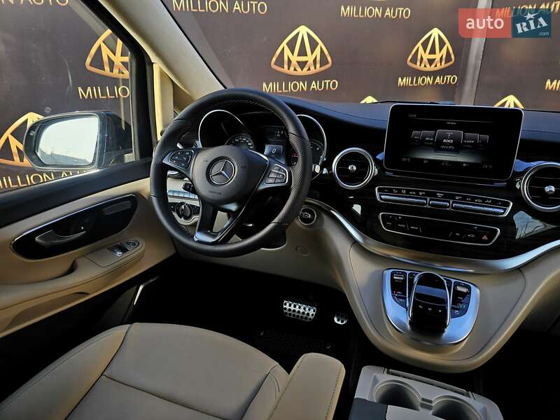 Минивэн Mercedes-Benz V-Class 2016 в Киеве