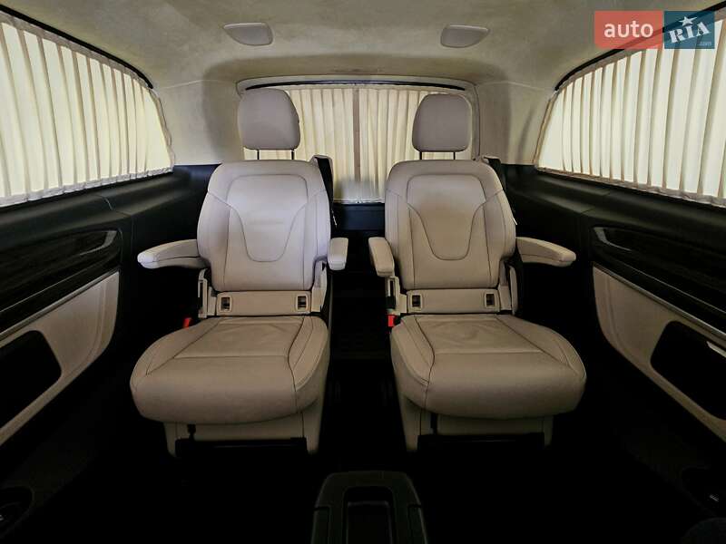 Минивэн Mercedes-Benz V-Class 2016 в Киеве