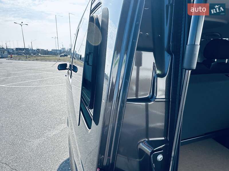 Минивэн Mercedes-Benz V-Class 2019 в Одессе