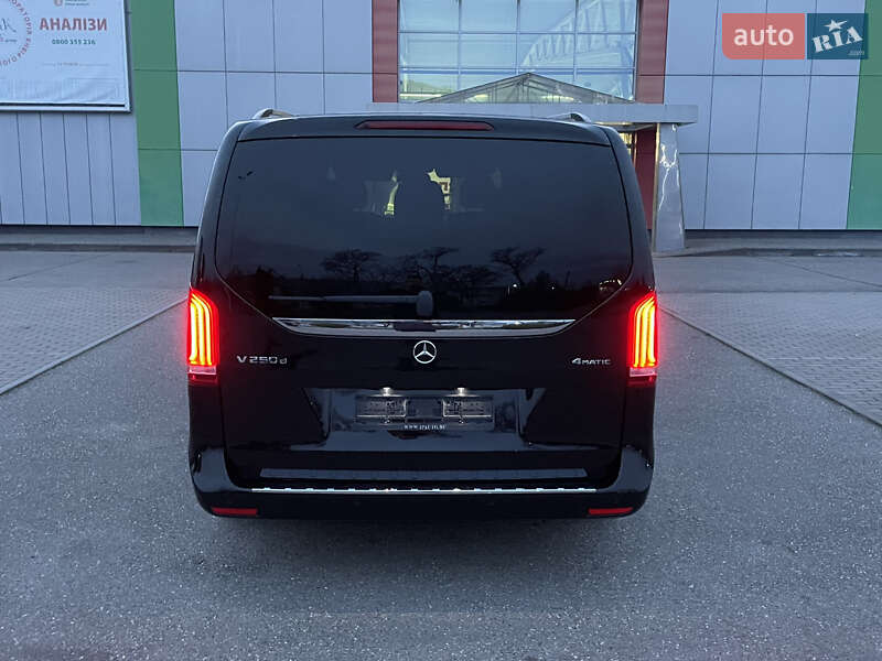 Минивэн Mercedes-Benz V-Class 2016 в Виноградове