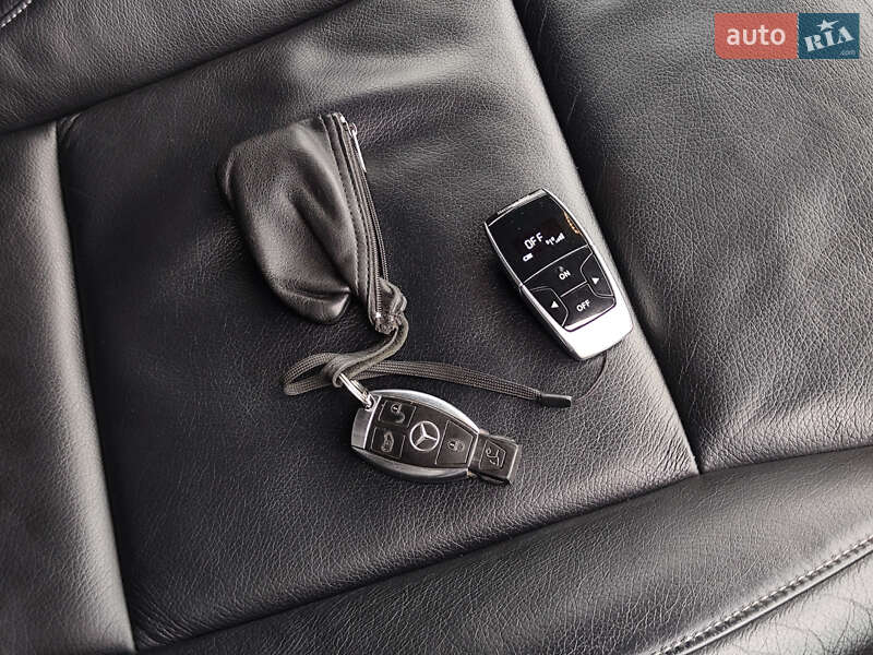Минивэн Mercedes-Benz V-Class 2014 в Луцке фото 72 Минивэн Mercedes-Benz V-Class 2014 в Луцке