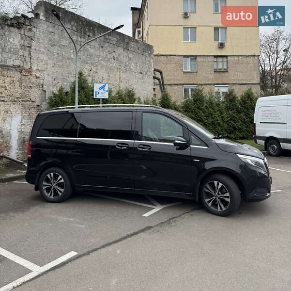 Минивэн Mercedes-Benz V-Class 2016 в Киеве