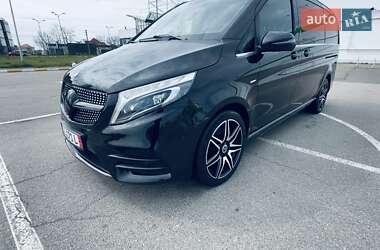 Минивэн Mercedes-Benz V-Class 2017 в 