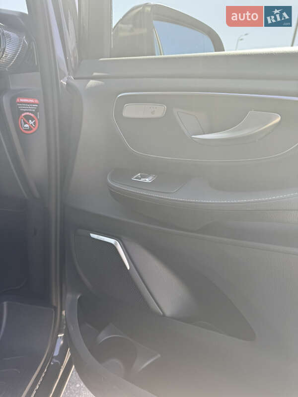 Минивэн Mercedes-Benz V-Class 2020 в Киеве