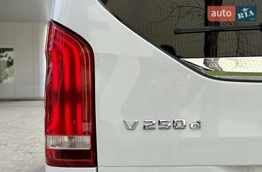 Минивэн Mercedes-Benz V-Class 2016 в 