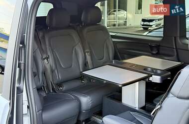 Минивэн Mercedes-Benz V-Class 2016 в 
