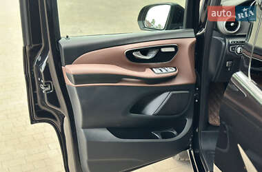 Мінівен Mercedes-Benz V-Class 2016 в 