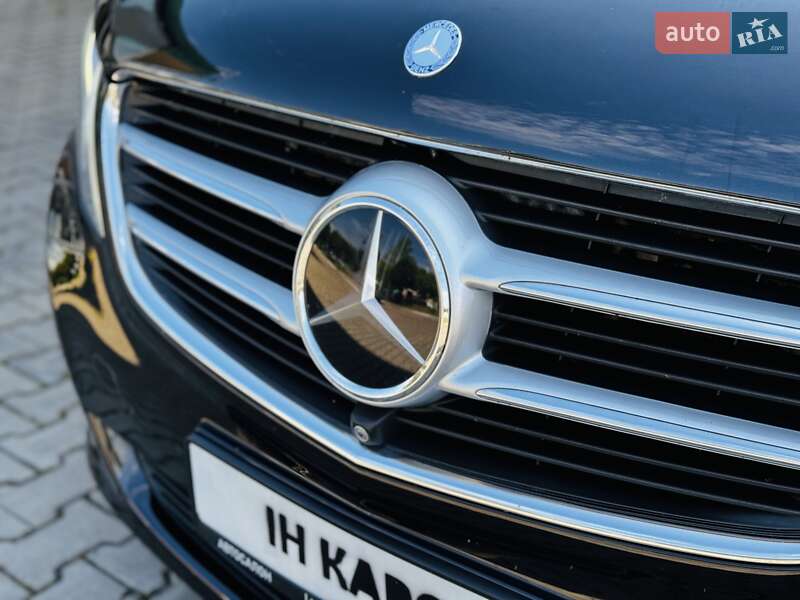 Минивэн Mercedes-Benz V-Class 2017 в Одессе