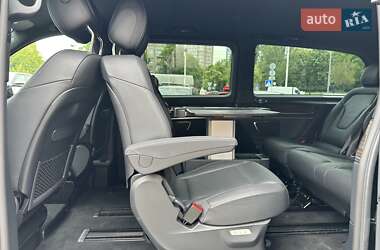 Мінівен Mercedes-Benz V-Class 2023 в 