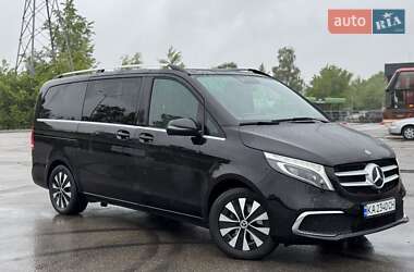 Минивэн Mercedes-Benz V-Class 2021 в 