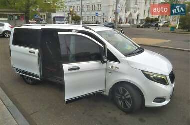Минивэн Mercedes-Benz V-Class 2015 в 