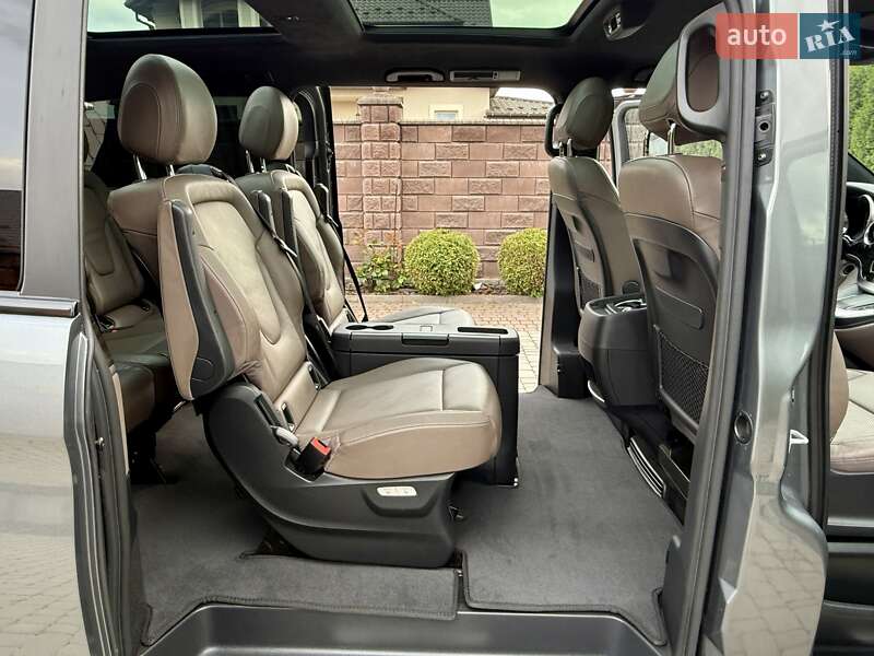 Мінівен Mercedes-Benz V-Class 2021 в Рівному
