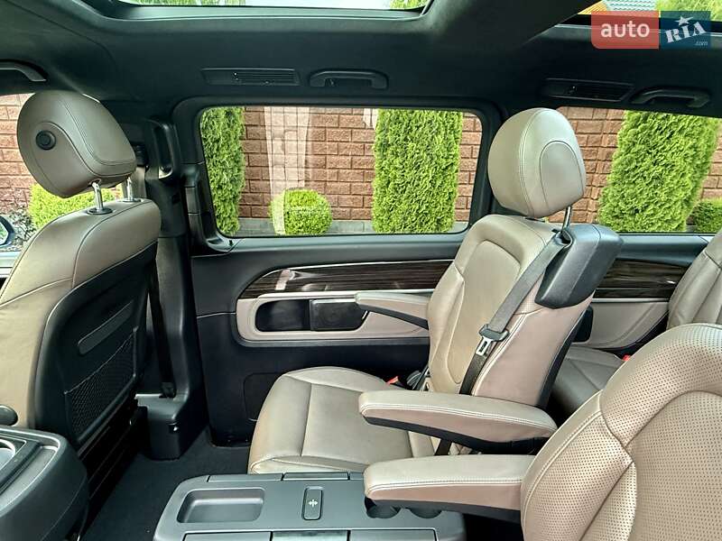 Мінівен Mercedes-Benz V-Class 2021 в Рівному