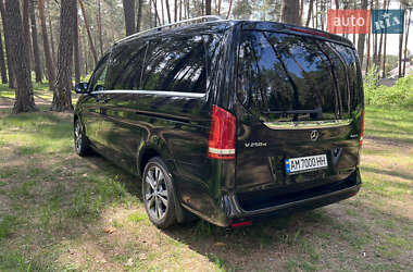Минивэн Mercedes-Benz V-Class 2017 в 