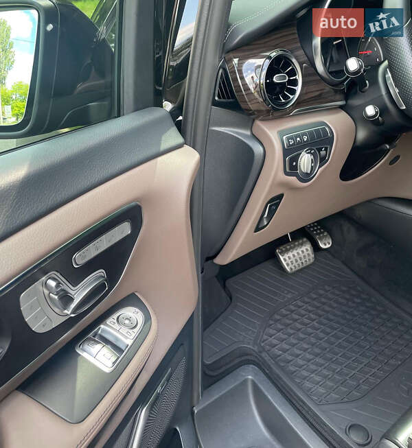 Минивэн Mercedes-Benz V-Class 2020 в Киеве