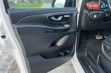 Минивэн Mercedes-Benz V-Class 2015 в 