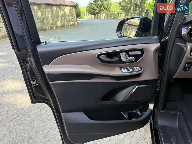 Минивэн Mercedes-Benz V-Class 2022 в Черновцах
