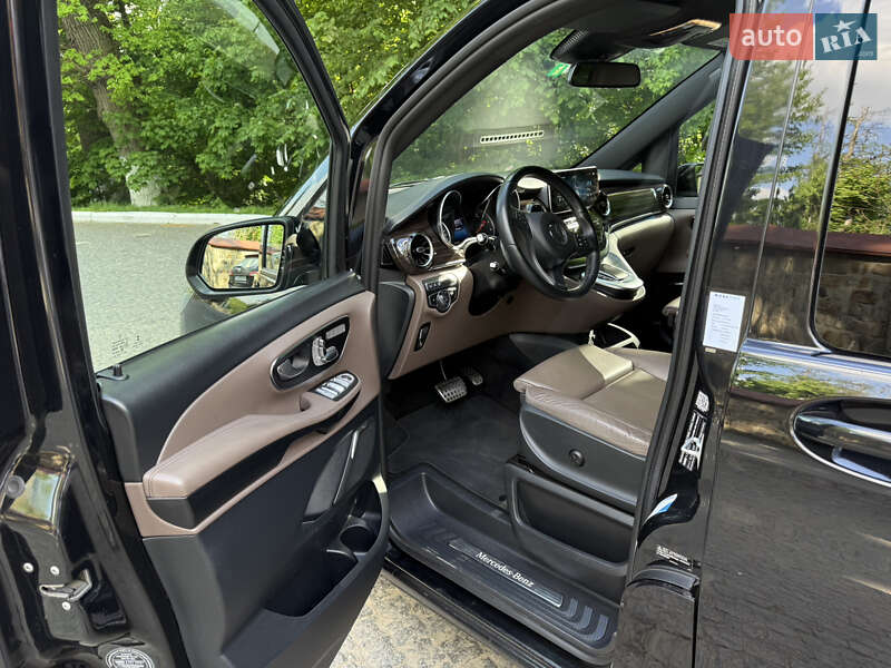 Минивэн Mercedes-Benz V-Class 2022 в Черновцах