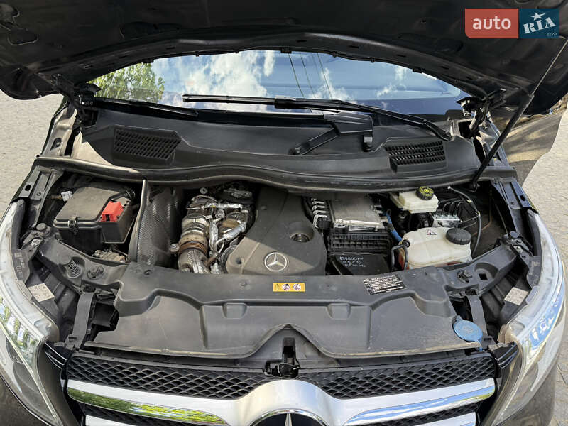 Минивэн Mercedes-Benz V-Class 2022 в Черновцах