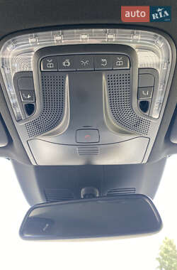 Минивэн Mercedes-Benz V-Class 2020 в 