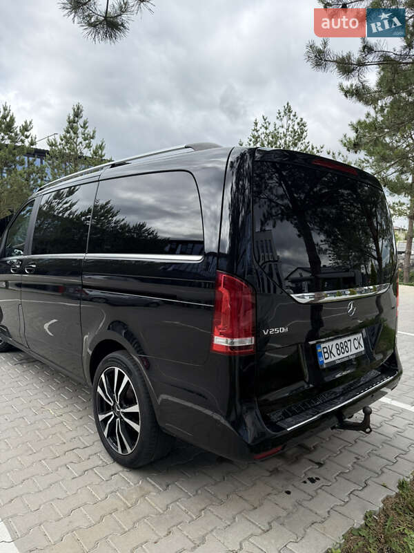 Минивэн Mercedes-Benz V-Class 2014 в Ровно фото 28 Минивэн Mercedes-Benz V-Class 2014 в Ровно