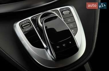 Минивэн Mercedes-Benz V-Class 2015 в 