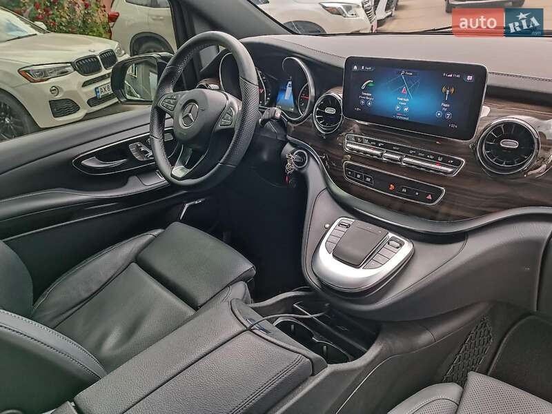 Минивэн Mercedes-Benz V-Class 2023 в Харькове