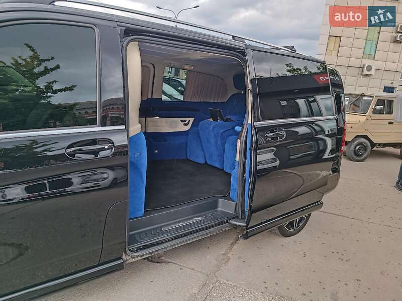 Минивэн Mercedes-Benz V-Class 2023 в Харькове