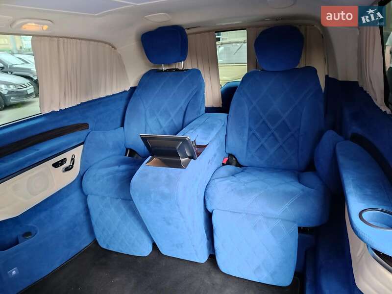 Минивэн Mercedes-Benz V-Class 2023 в Харькове