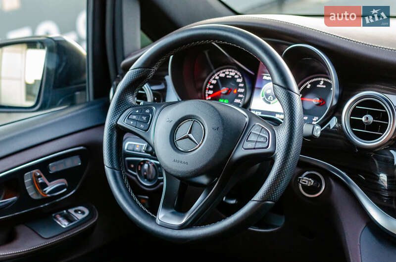 Минивэн Mercedes-Benz V-Class 2017 в Киеве