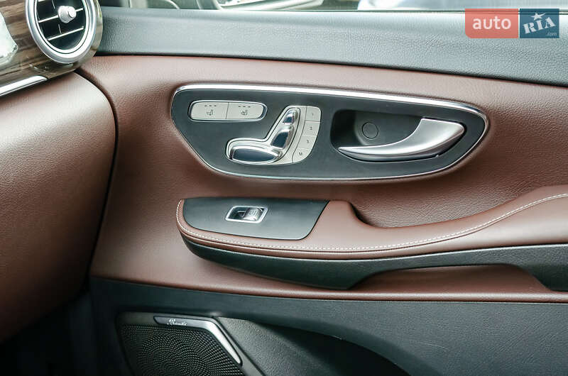 Минивэн Mercedes-Benz V-Class 2017 в Киеве