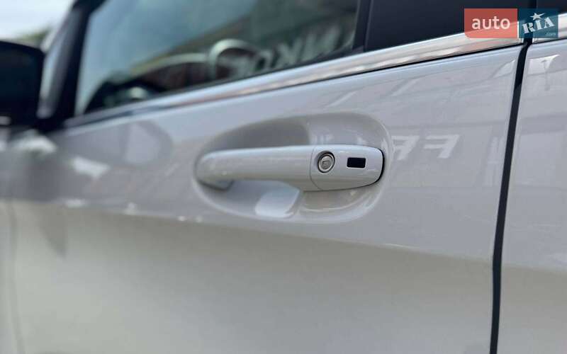 Минивэн Mercedes-Benz V-Class 2016 в Черновцах