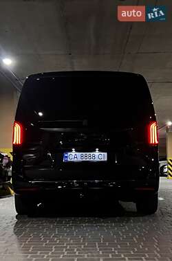 Минивэн Mercedes-Benz V-Class 2020 в 