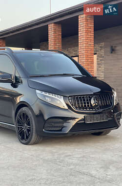 Минивэн Mercedes-Benz V-Class 2022 в 