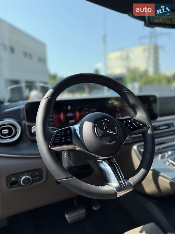 Минивэн Mercedes-Benz V-Class 2025 в Киеве