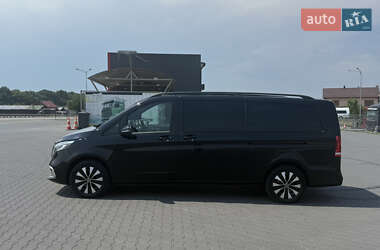 Минивэн Mercedes-Benz V-Class 2022 в 