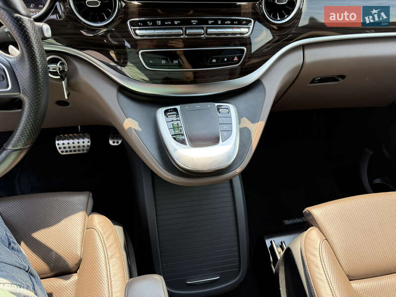 Минивэн Mercedes-Benz V-Class 2022 в Черновцах