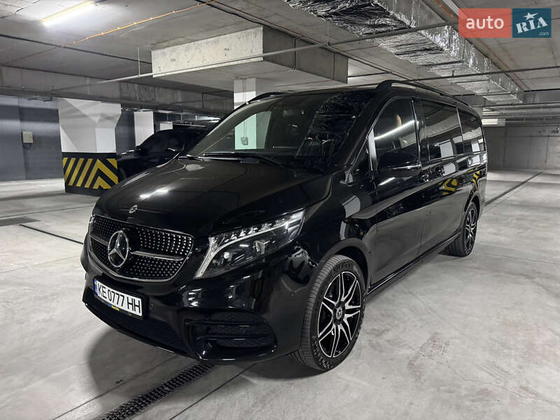 Мінівен Mercedes-Benz V-Class 2023 в 