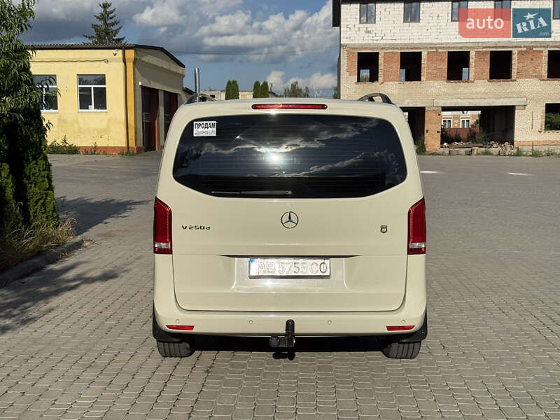 Минивэн Mercedes-Benz V-Class 2016 в Ильинцах