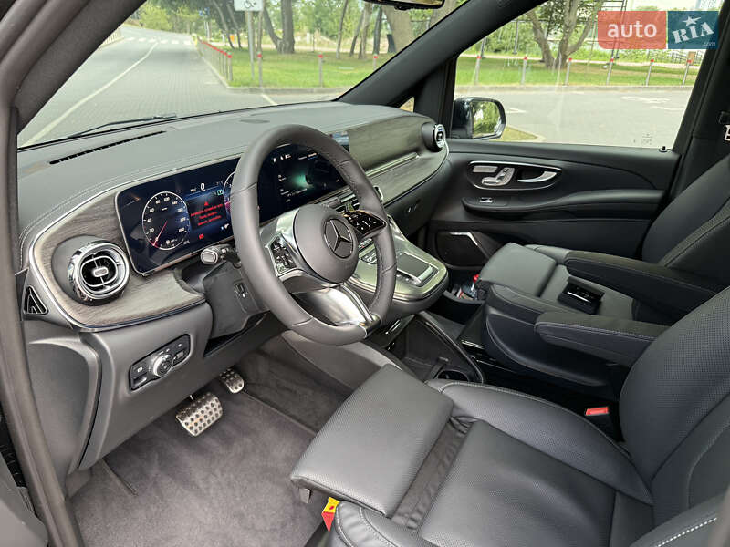 Минивэн Mercedes-Benz V-Class 2025 в Киеве