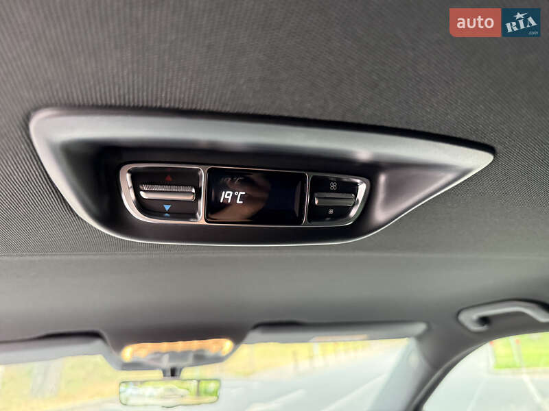 Минивэн Mercedes-Benz V-Class 2025 в Киеве