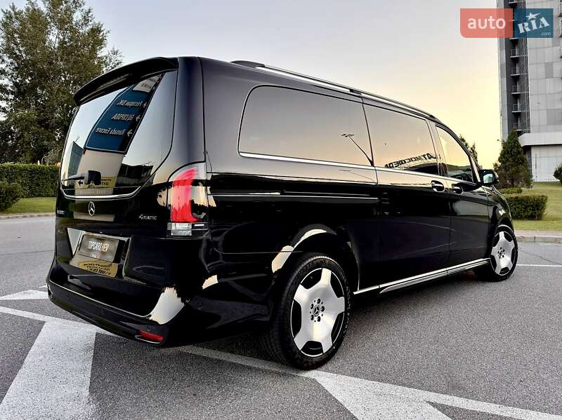 Минивэн Mercedes-Benz V-Class 2024 в Киеве