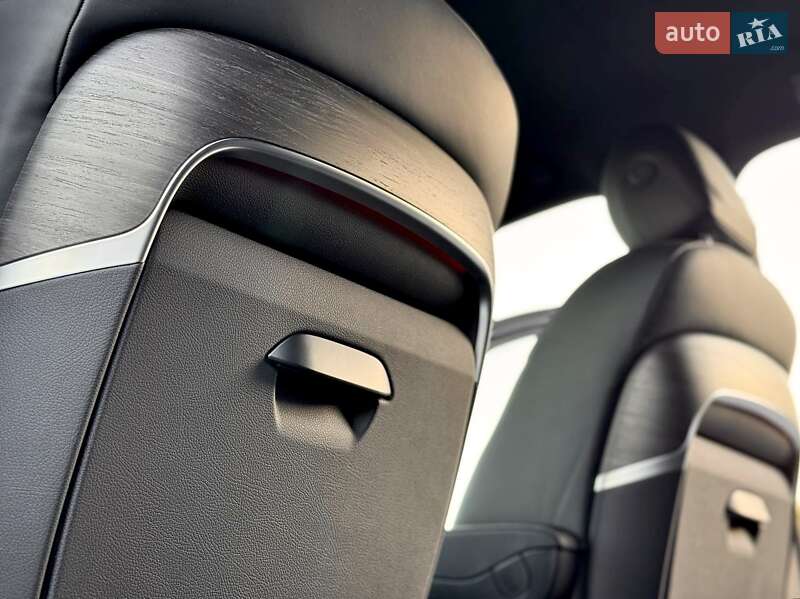 Минивэн Mercedes-Benz V-Class 2024 в Киеве