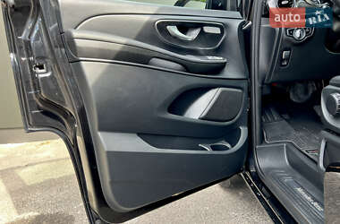 Минивэн Mercedes-Benz V-Class 2019 в 