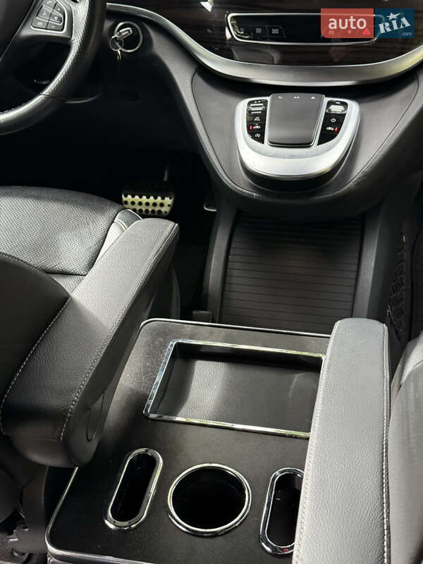 Мінівен Mercedes-Benz V-Class 2021 в Костопілі фото 20 Мінівен Mercedes-Benz V-Class 2021 в Костопілі