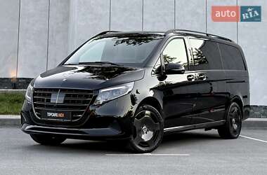Минивэн Mercedes-Benz V-Class 2025 в 