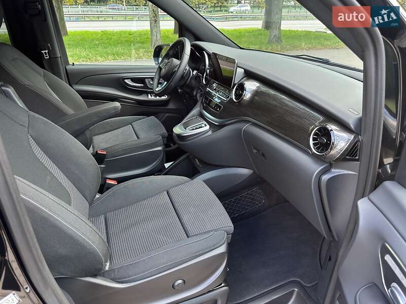 Минивэн Mercedes-Benz V-Class 2023 в Киеве фото 7 Минивэн Mercedes-Benz V-Class 2023 в Киеве